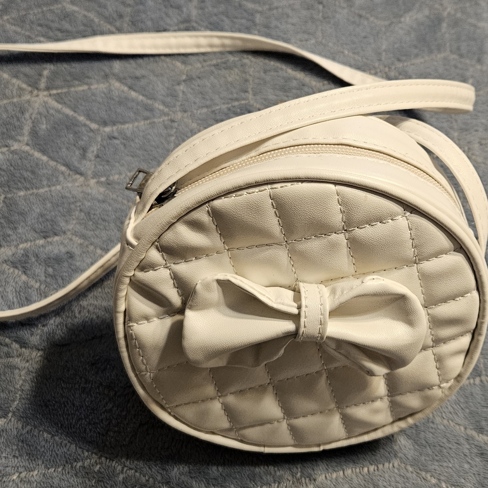 Elegant White Quilted Women's Bag